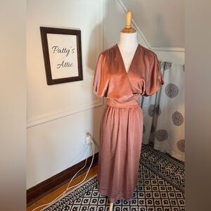 Stunning Anne Klein Rose Dress